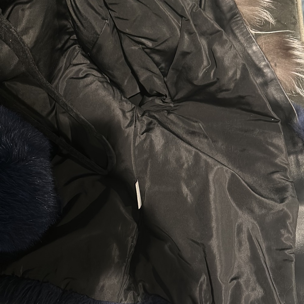 Gently Worn Fox Fur Coat - Picture 7 of 8